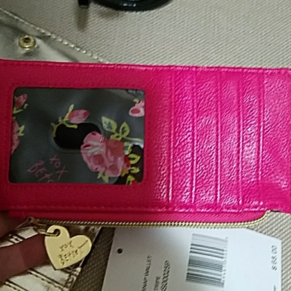 💥🎉BNWT🎉💥 💖Betsey Johnson💖 👛Wallet👛💖 - Picture 5 of 8